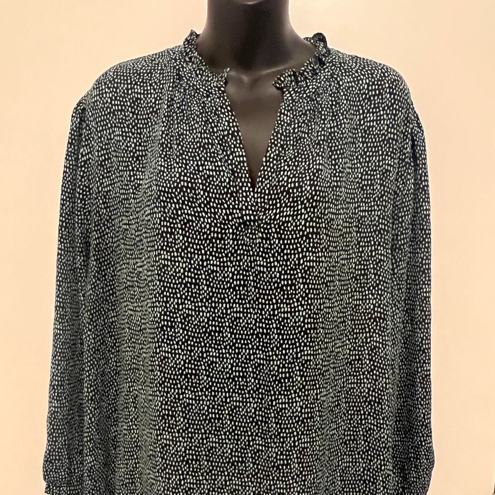 Loft Blouse - Green & Black dot pattern in XL